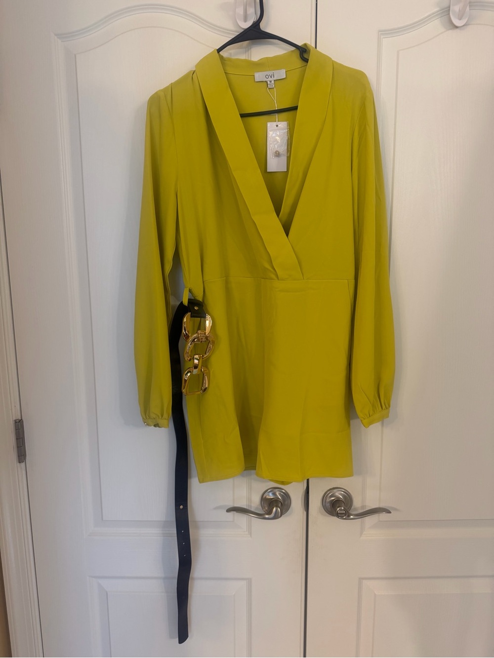 Ovi Lime Green V-Neck Long Sleeve Shorts Jumpsuit with gold link belt! NWT